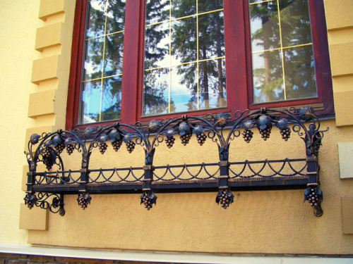 Кованая цветочница 24