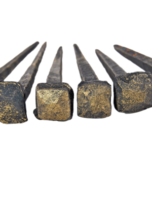 Гвоздь кованный с квадратной шляпкой